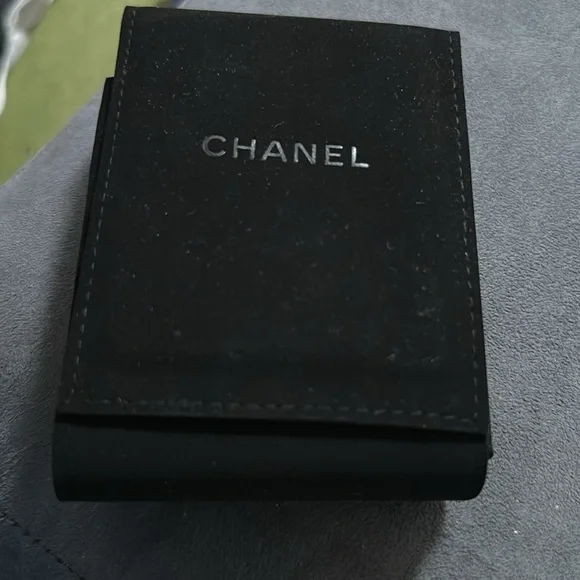 CHANEL Gold Key Holder/ Bag Charm with Quilted Design - Picture 6 of 6